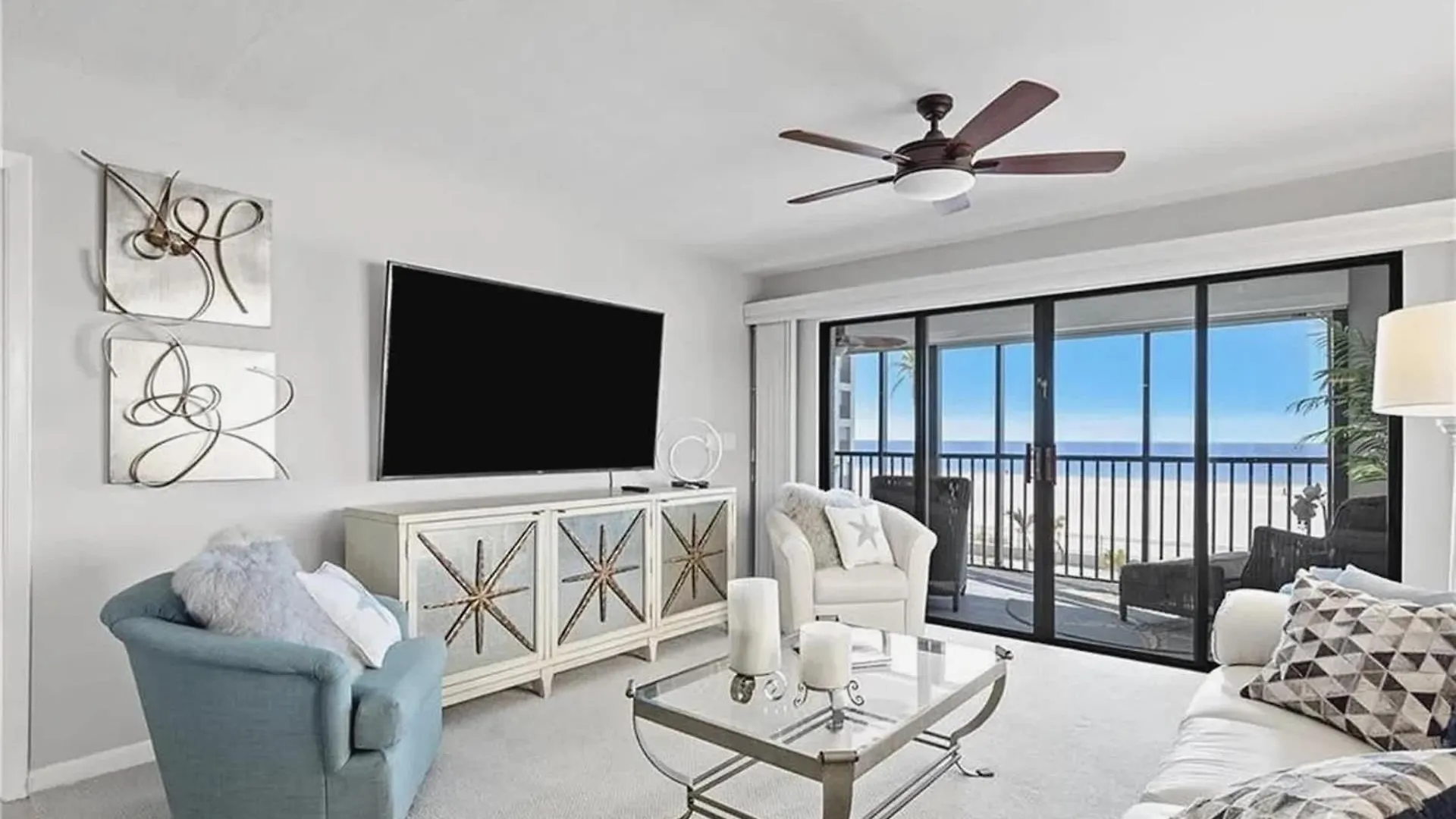 Cozy Two-bedroom Beachfront