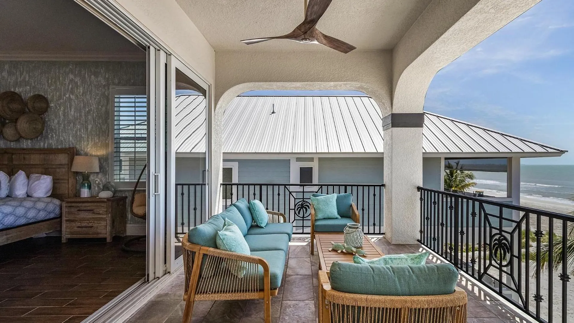 Curious Tides Gulf-front 10br Estate- Private Pools, Spas, Views Townhouse Ferienhaus