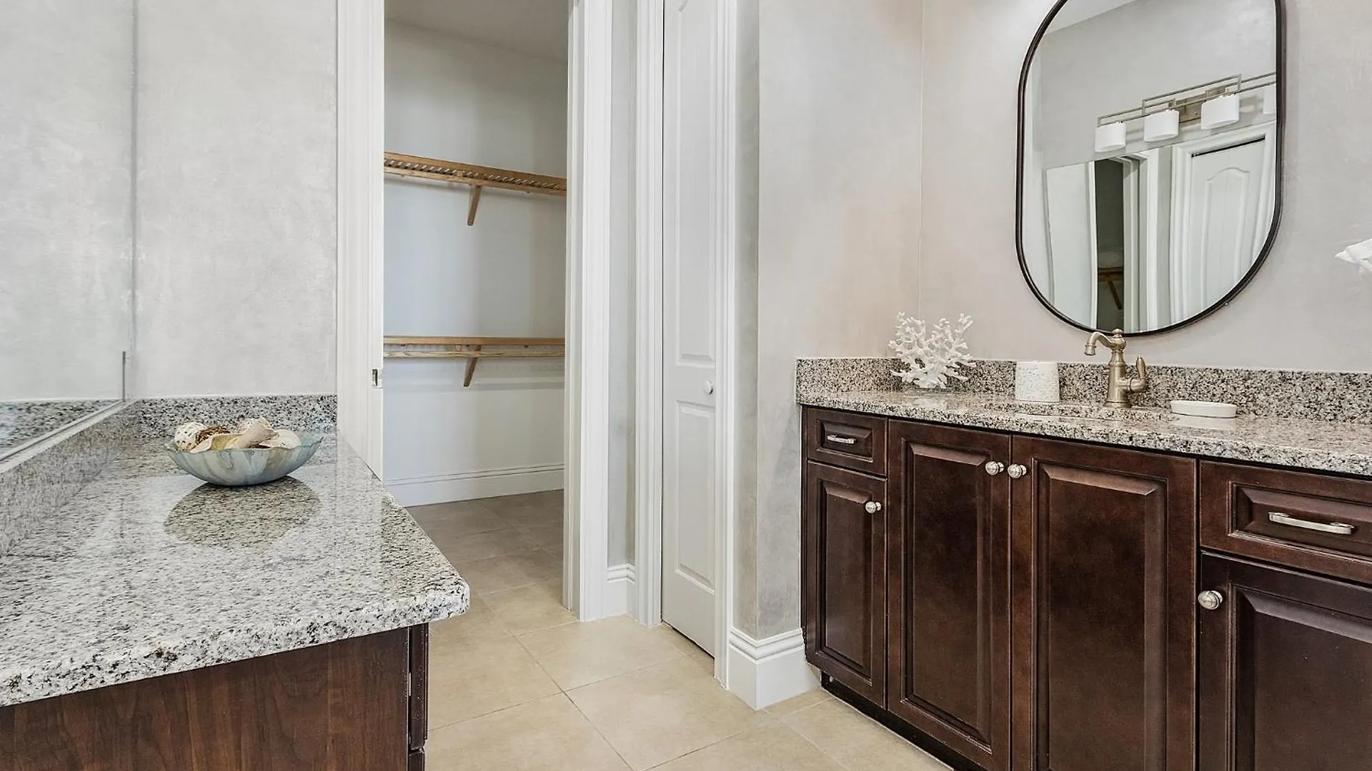 Curious Tides Gulf-front 10br Estate- Private Pools, Spas, Views Townhouse *