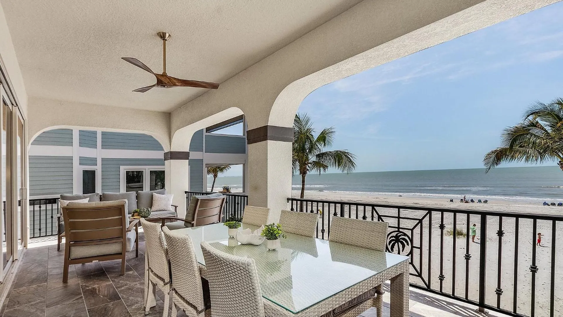 Ferienhaus Curious Tides Gulf-front 10br Estate- Private Pools, Spas, Views Townhouse
