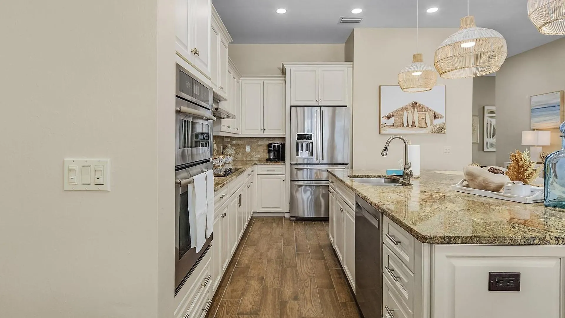 Ferienhaus Curious Tides Gulf-front 10br Estate- Private Pools, Spas, Views Townhouse Fort Myers Beach