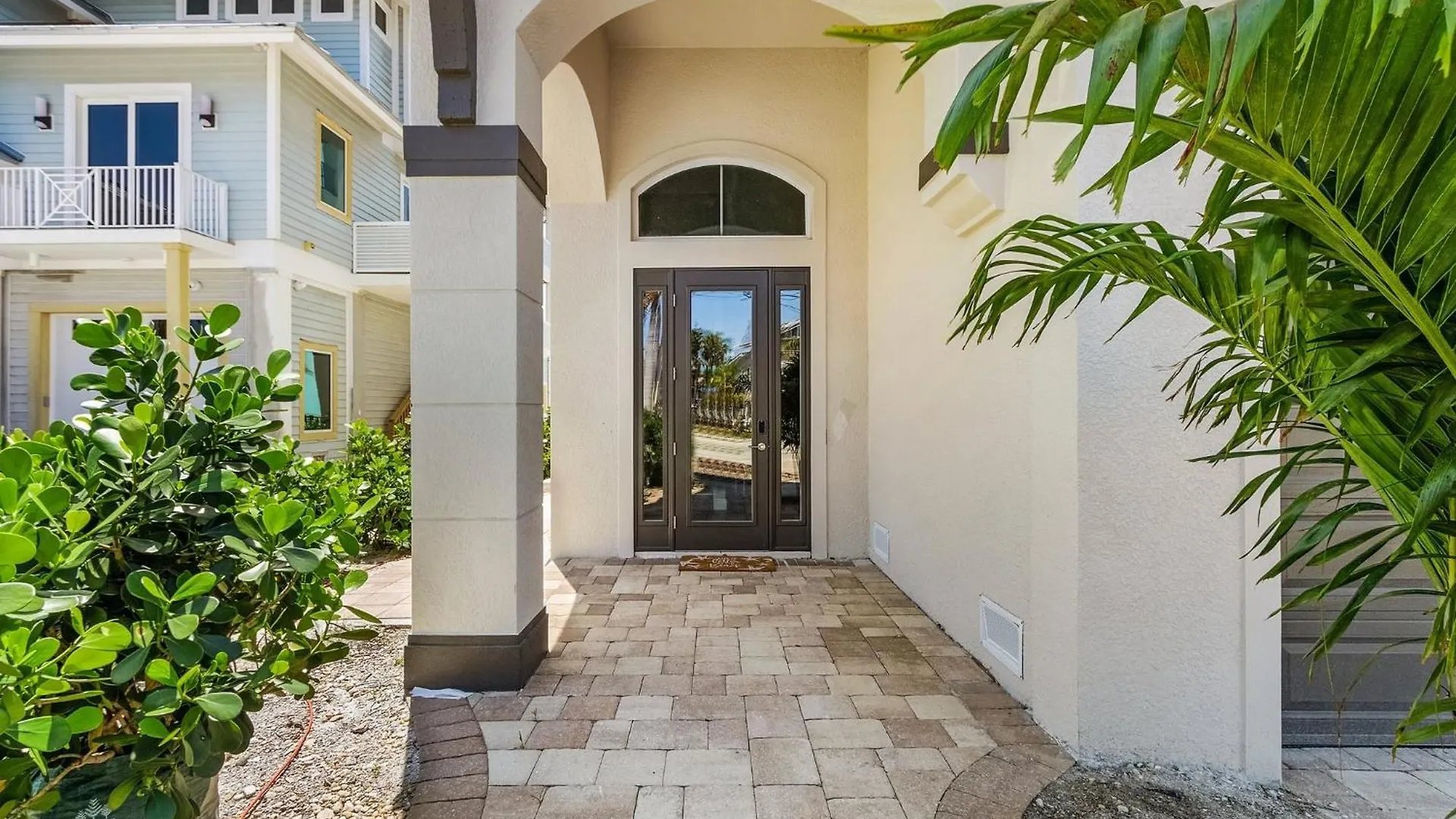 Ferienhaus Curious Tides Gulf-front 10br Estate- Private Pools, Spas, Views Townhouse