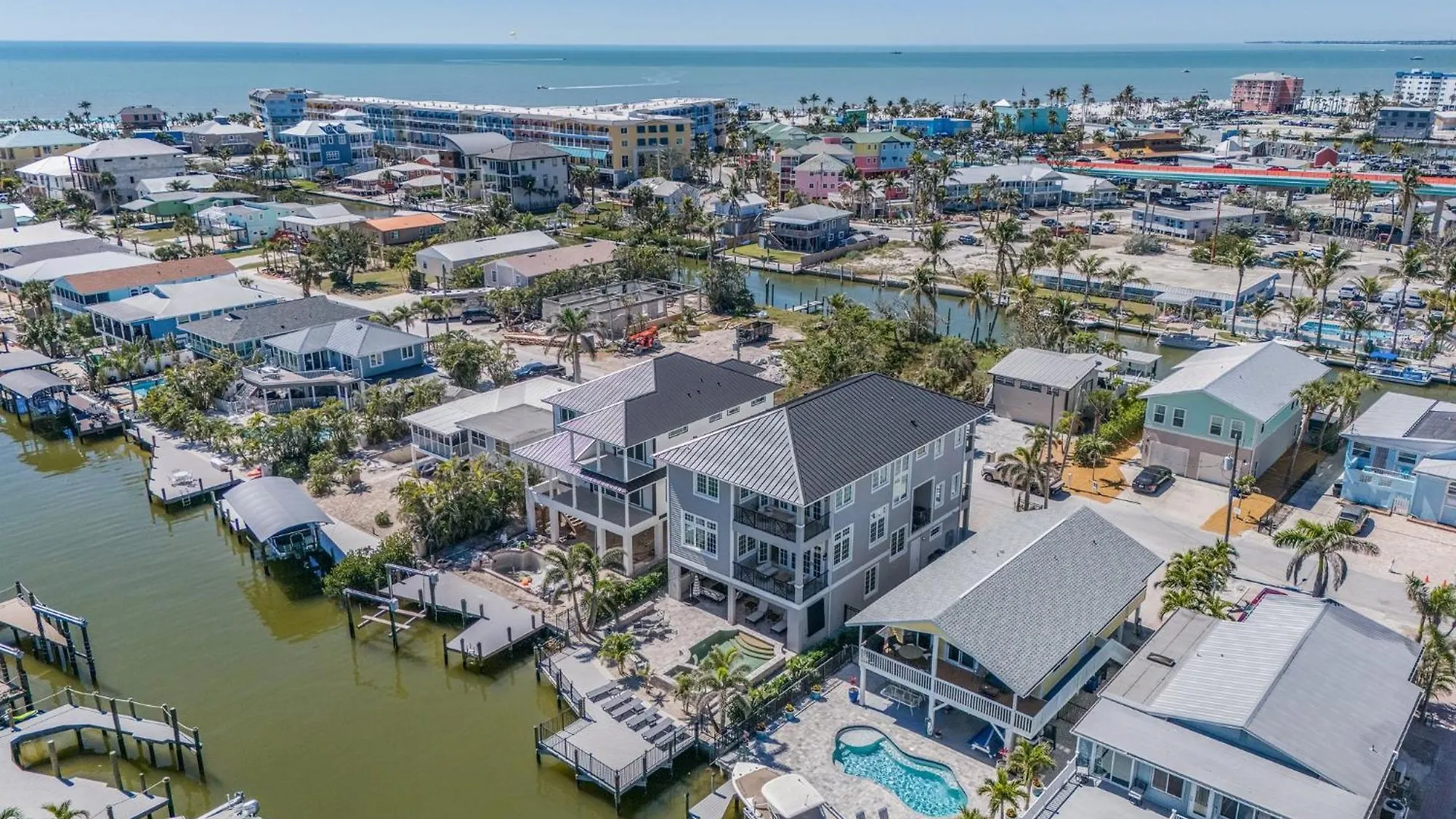 260 Coastal Luxe Retreat 5bd/4.5ba, Pool & Spa, Water Views Semesterbostad *