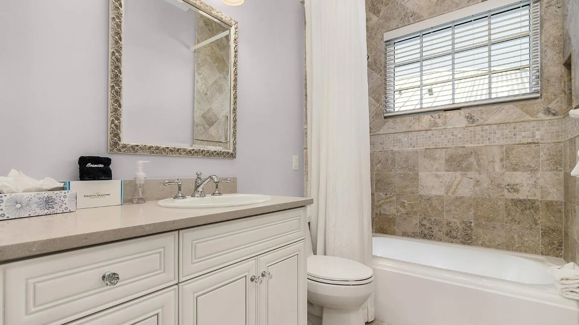 260 Coastal Luxe Retreat 5bd/4.5ba, Pool & Spa, Water Views Fort Myers Beach