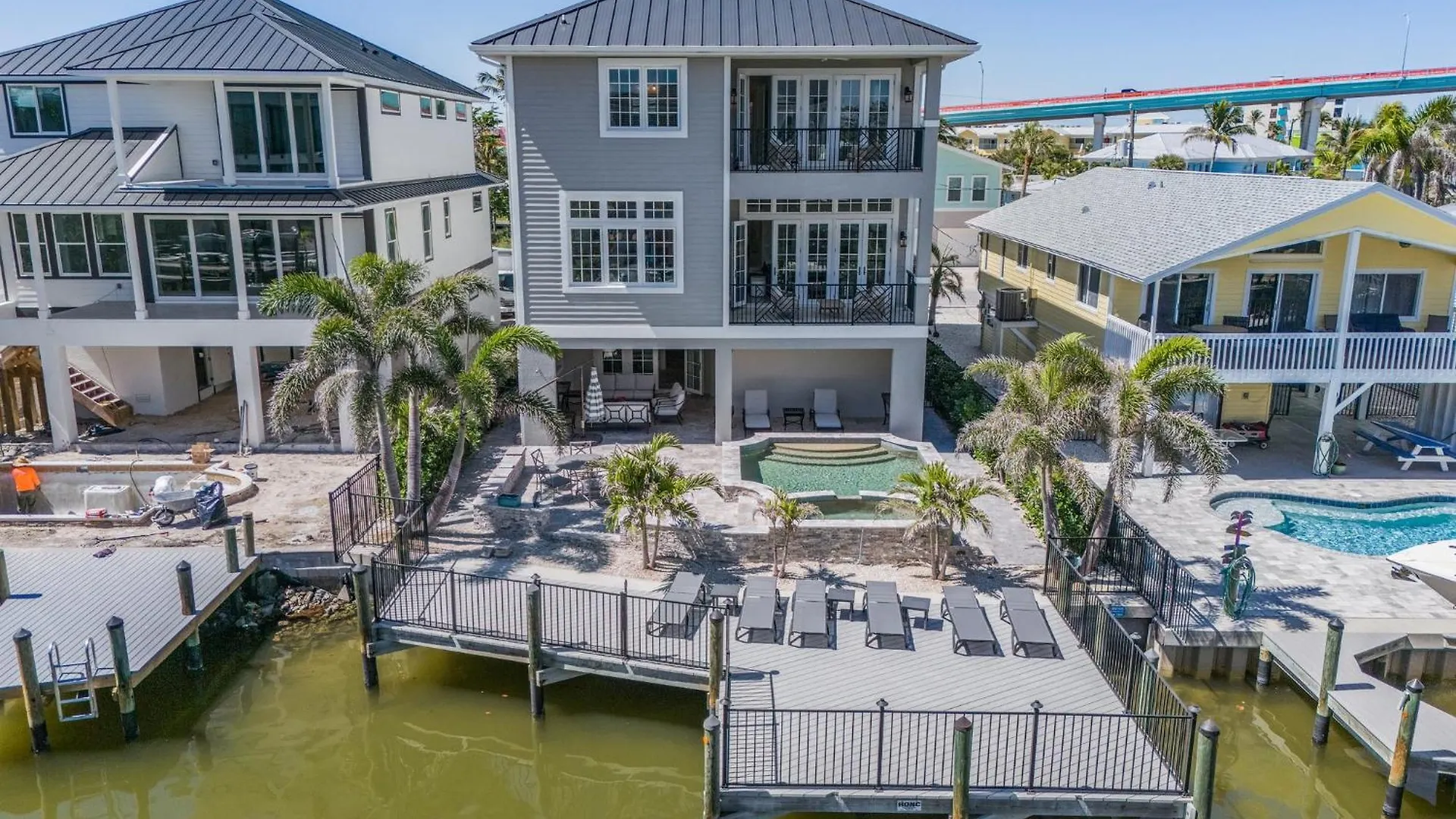 260 Coastal Luxe Retreat 5bd/4.5ba, Pool & Spa, Water Views Semesterbostad *
