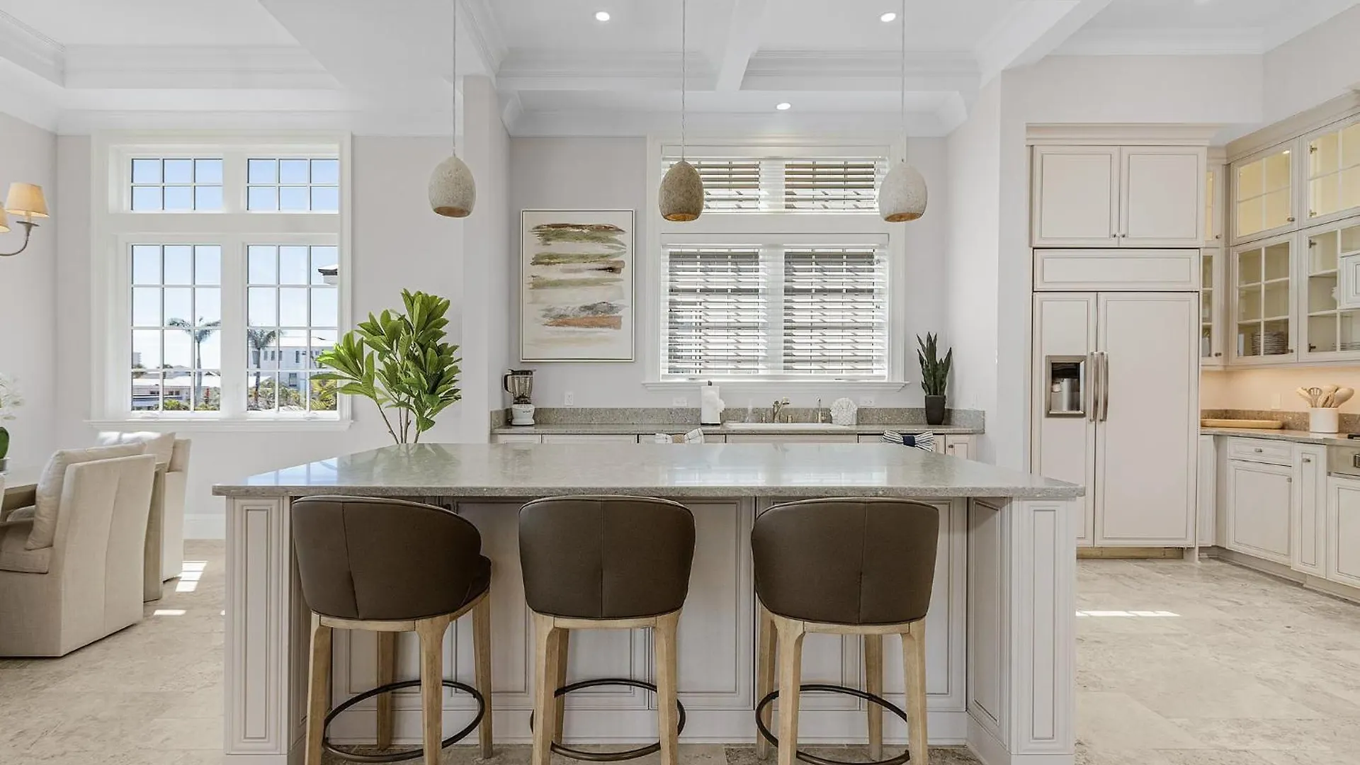 Semesterbostad 260 Coastal Luxe Retreat 5bd/4.5ba, Pool & Spa, Water Views Fort Myers Beach