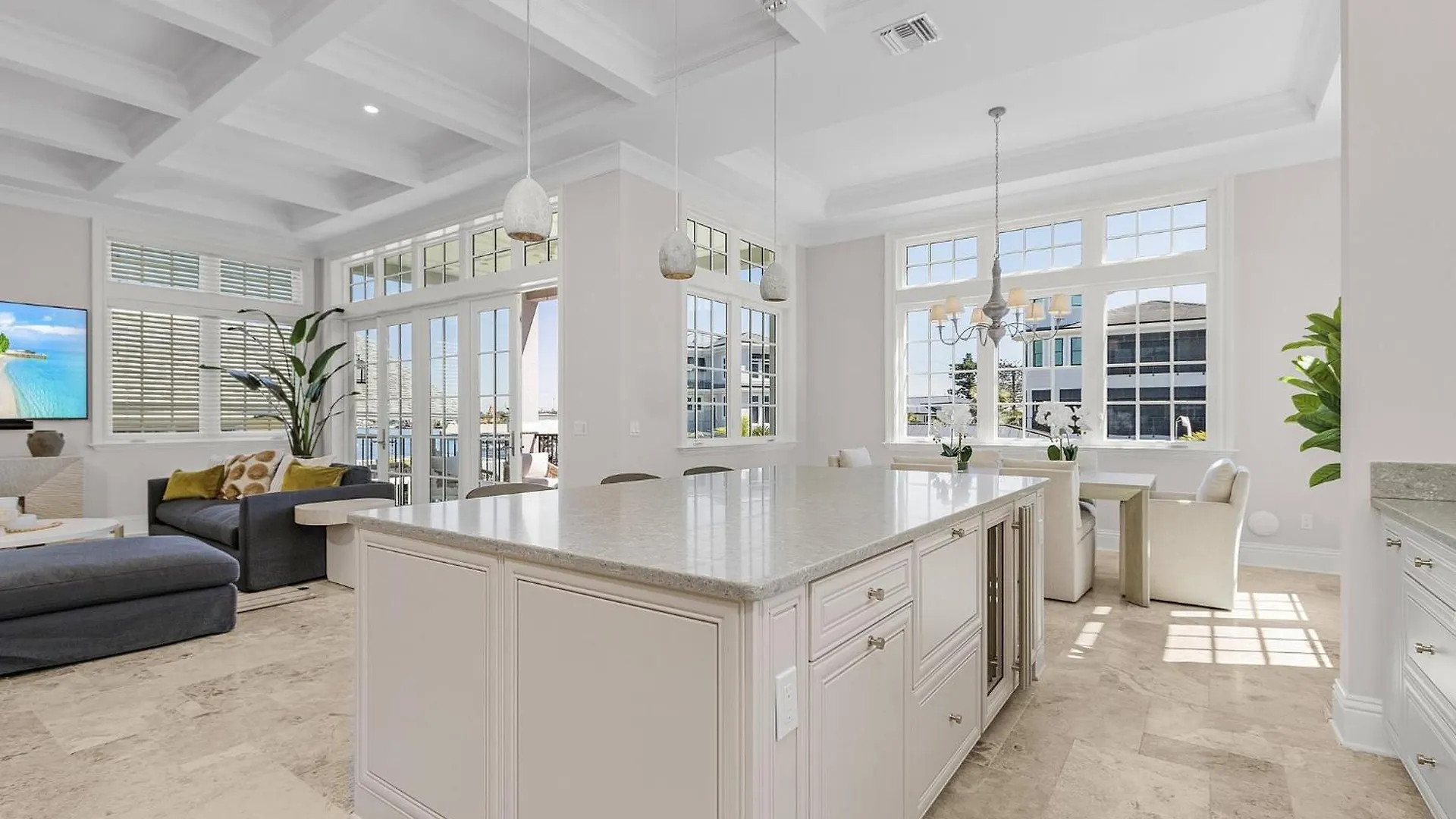 260 Coastal Luxe Retreat 5bd/4.5ba, Pool & Spa, Water Views Fort Myers Beach