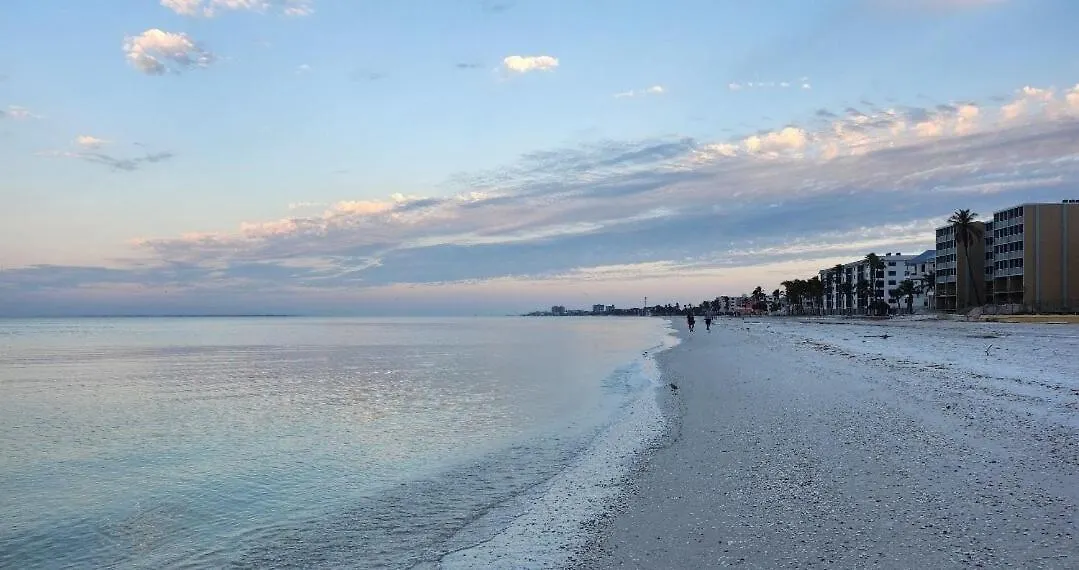 Double Masters - 1 Block To - New Everything Hébergement de vacances Fort Myers Beach