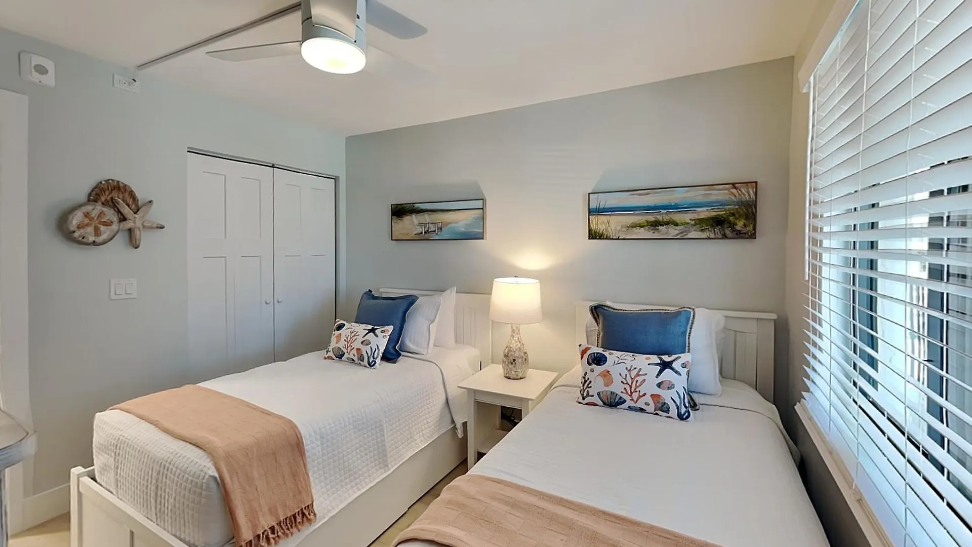 Seaside 205 *