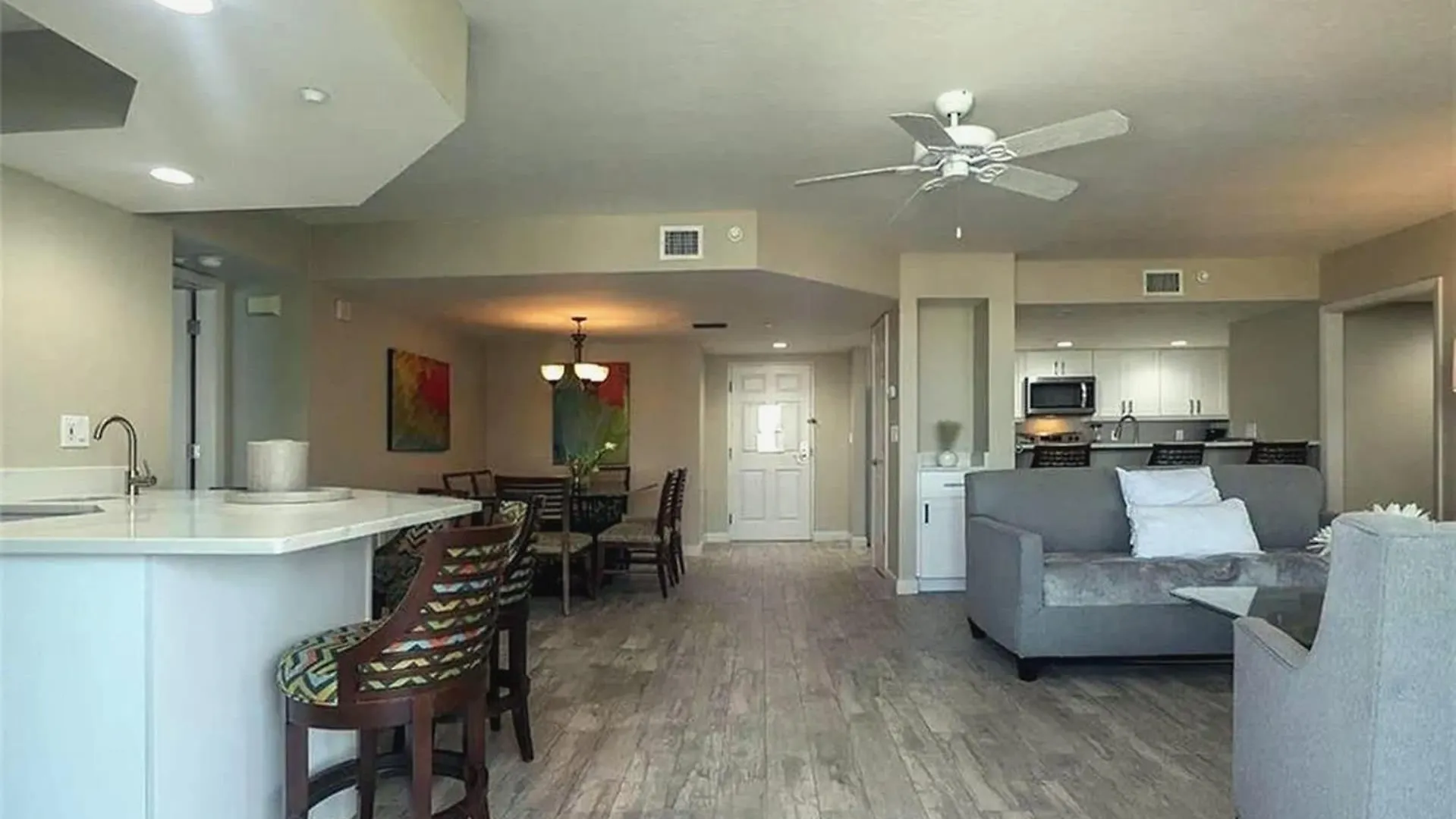 Remodeled Beachfront With Gulf And Bay Views * Fort Myers Beach