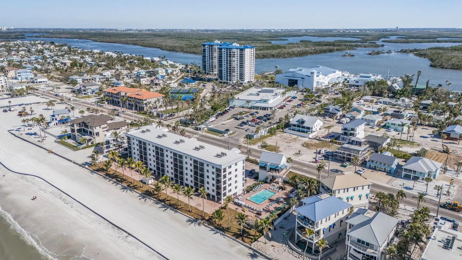 Seaside 101: Beachfront 2br/2ba With Pool, Steps To *