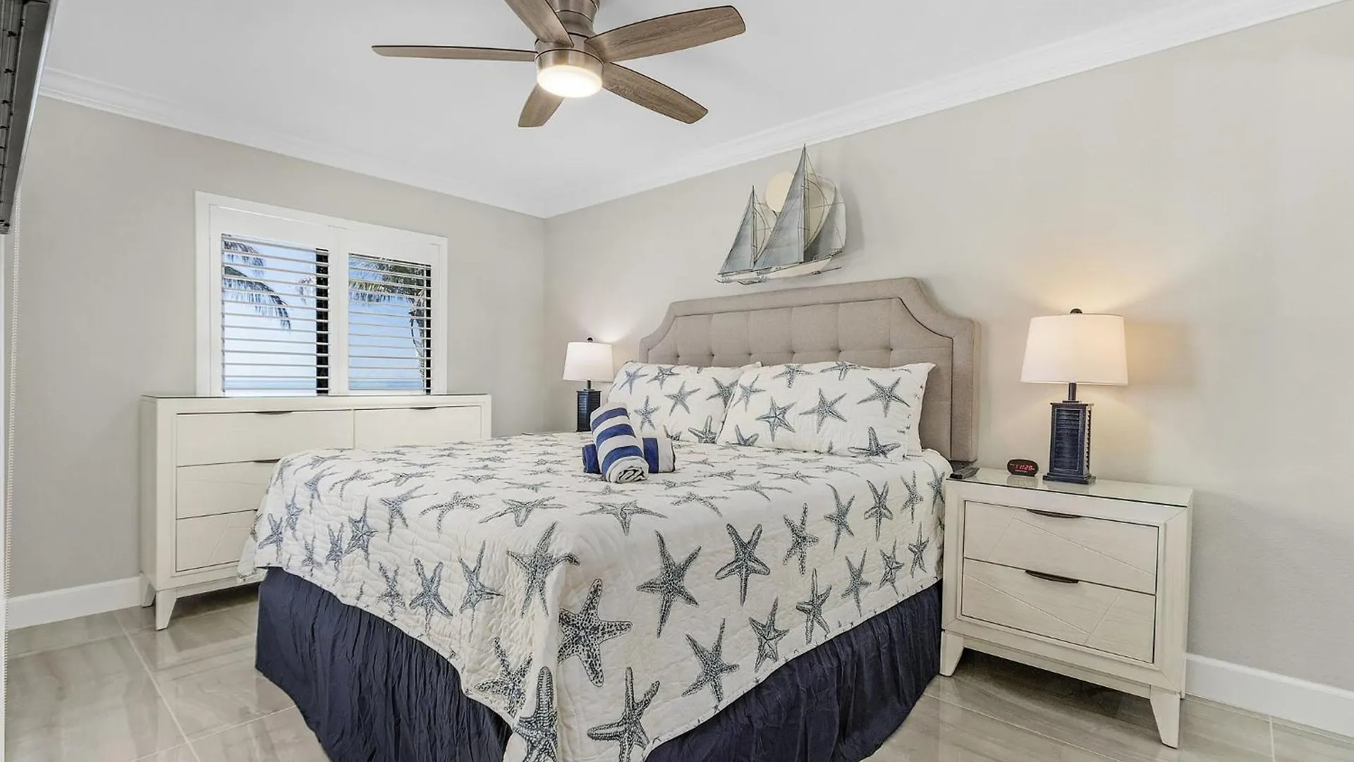 Ferienhaus Seaside 101: Beachfront 2br/2ba With Pool, Steps To Fort Myers Beach