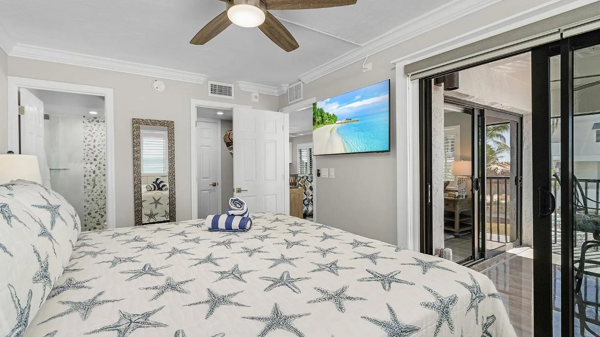 Seaside 101: Beachfront 2br/2ba With Pool, Steps To Fort Myers Beach