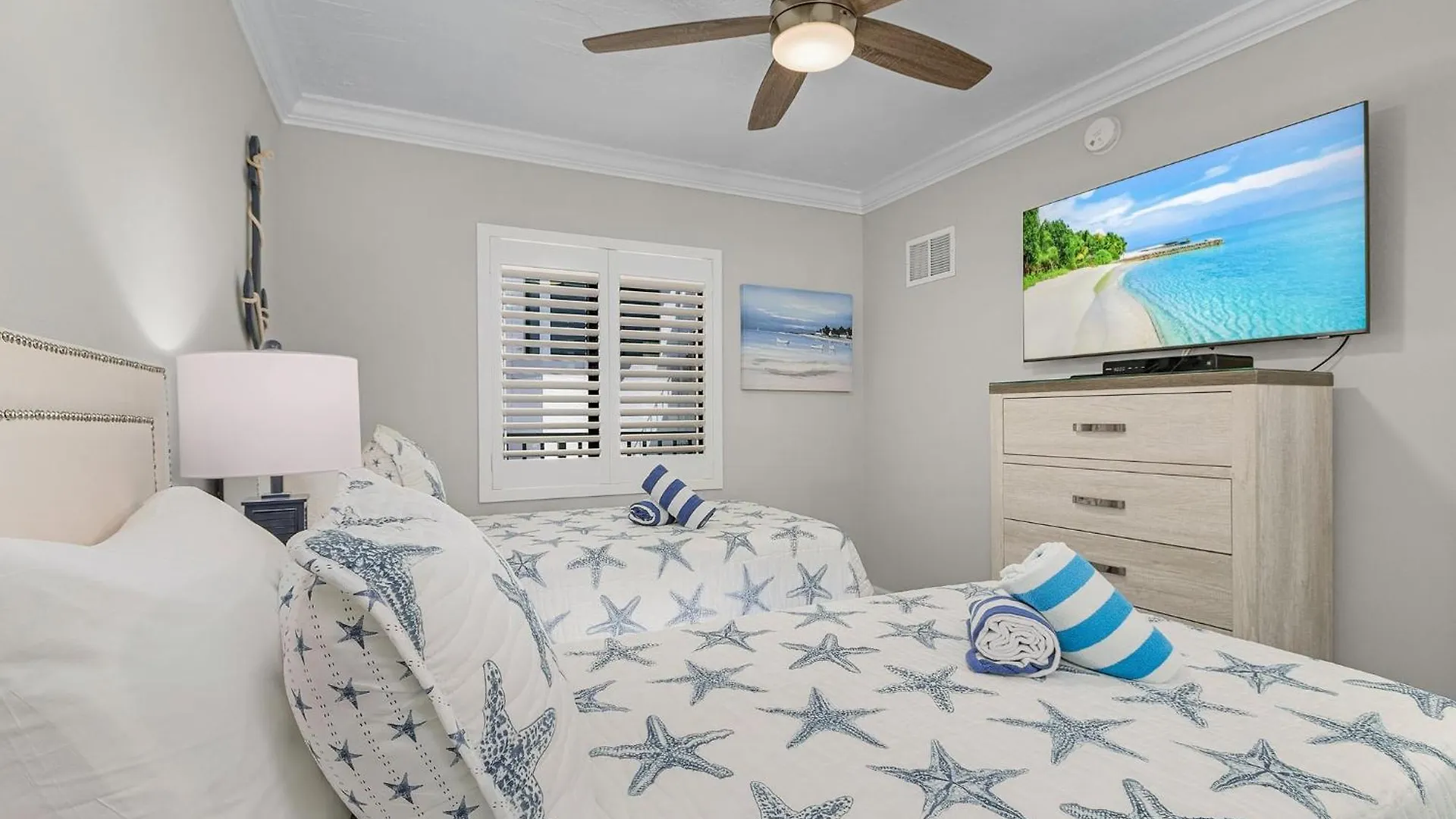 Seaside 101: Beachfront 2br/2ba With Pool, Steps To * Fort Myers Beach