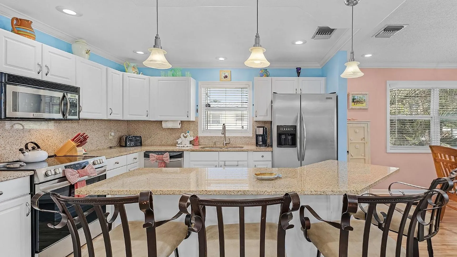 140 Barefoot Bungalow- 4br 2ba With Heated Pool! Semesterbostad