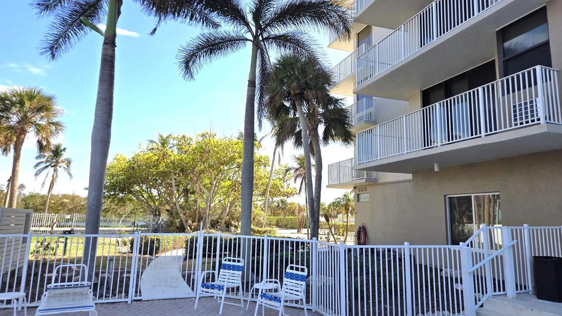 Lovers Key Club By Sandy's Beachfront