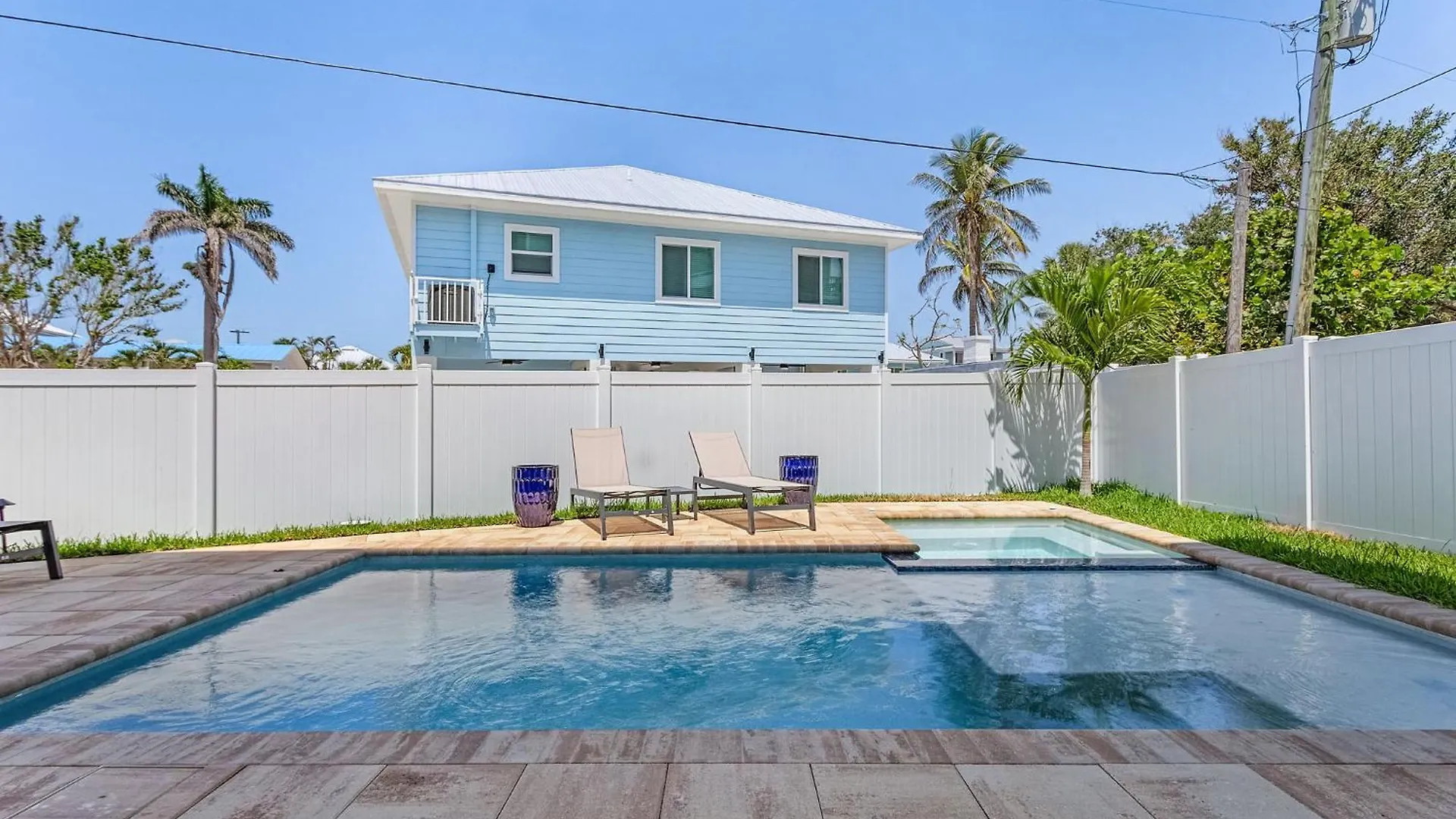 209 Seabreeze Escape: New Spacious 5-bedroom Pool Home! 別荘 フォートマイヤーズビーチ
