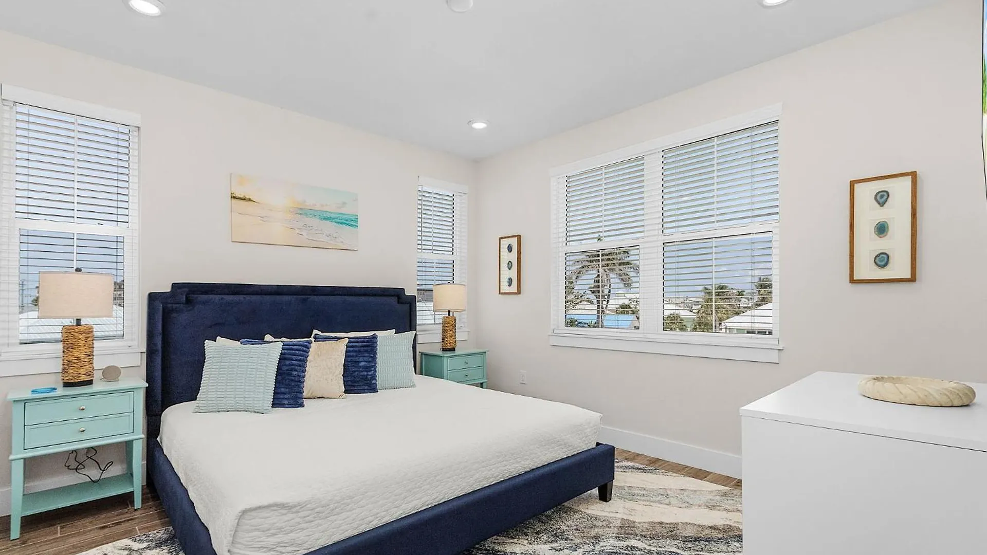 別荘 209 Seabreeze Escape: New Spacious 5-bedroom Pool Home! フォートマイヤーズビーチ