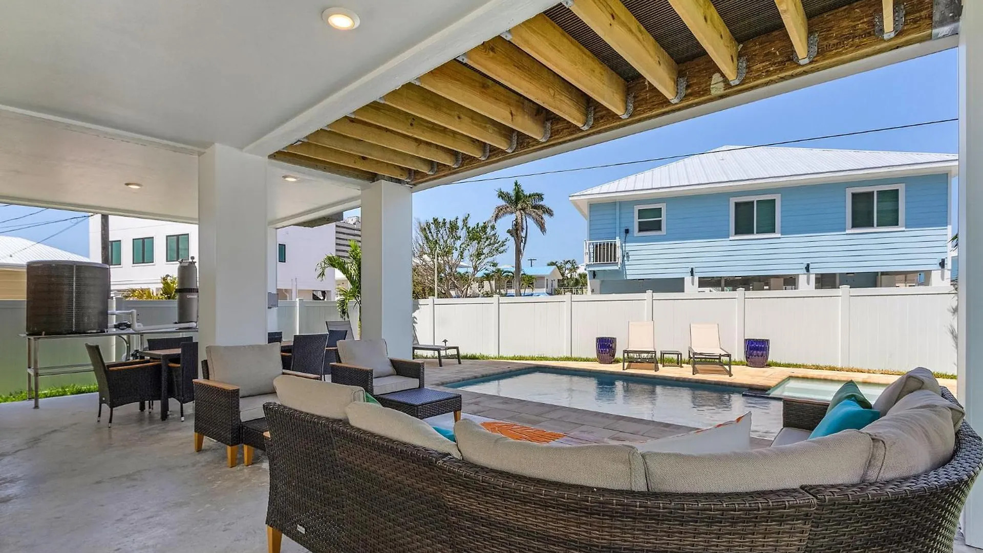 209 Seabreeze Escape: New Spacious 5-bedroom Pool Home! 別荘 *