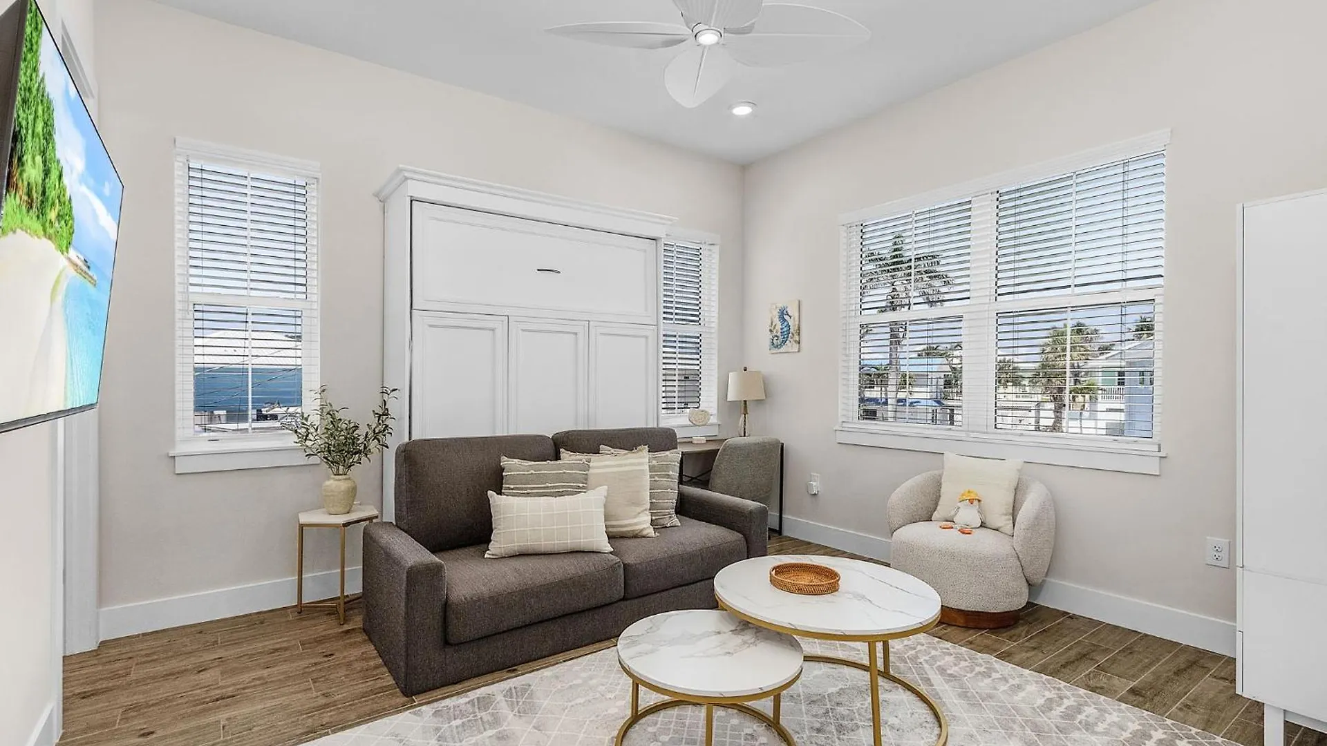 209 Seabreeze Escape: New Spacious 5-bedroom Pool Home! 別荘 フォートマイヤーズビーチ