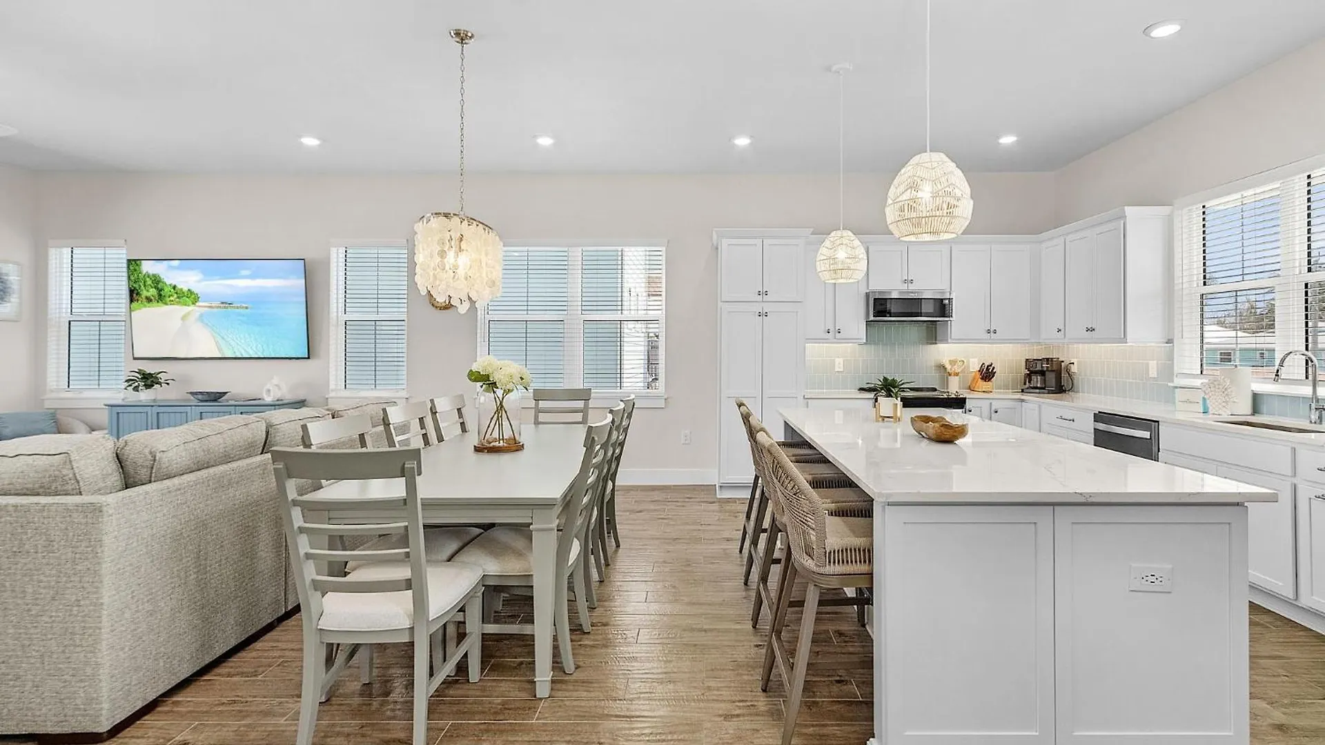 209 Seabreeze Escape: New Spacious 5-bedroom Pool Home! *