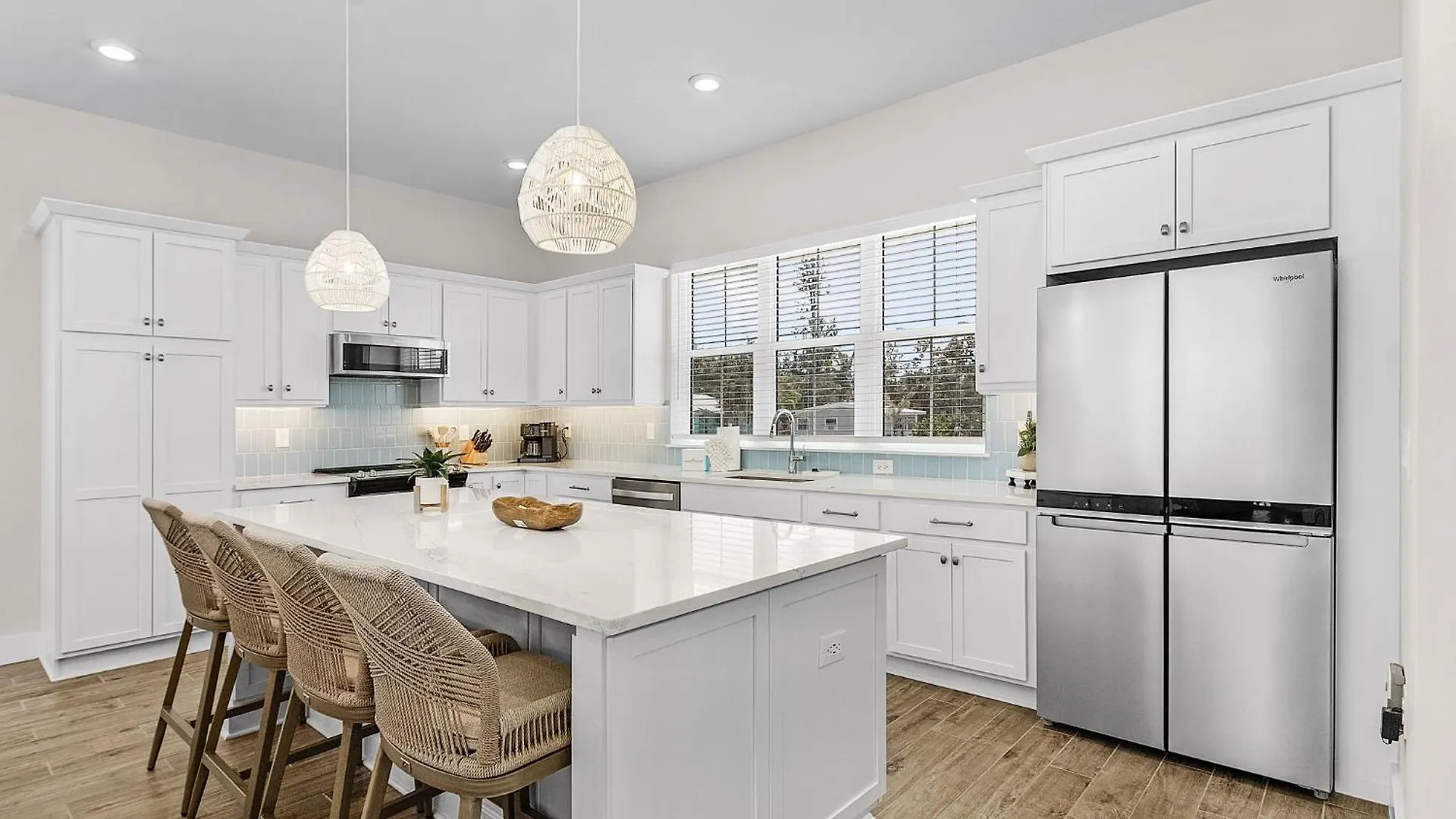 209 Seabreeze Escape: New Spacious 5-bedroom Pool Home! フォートマイヤーズビーチ