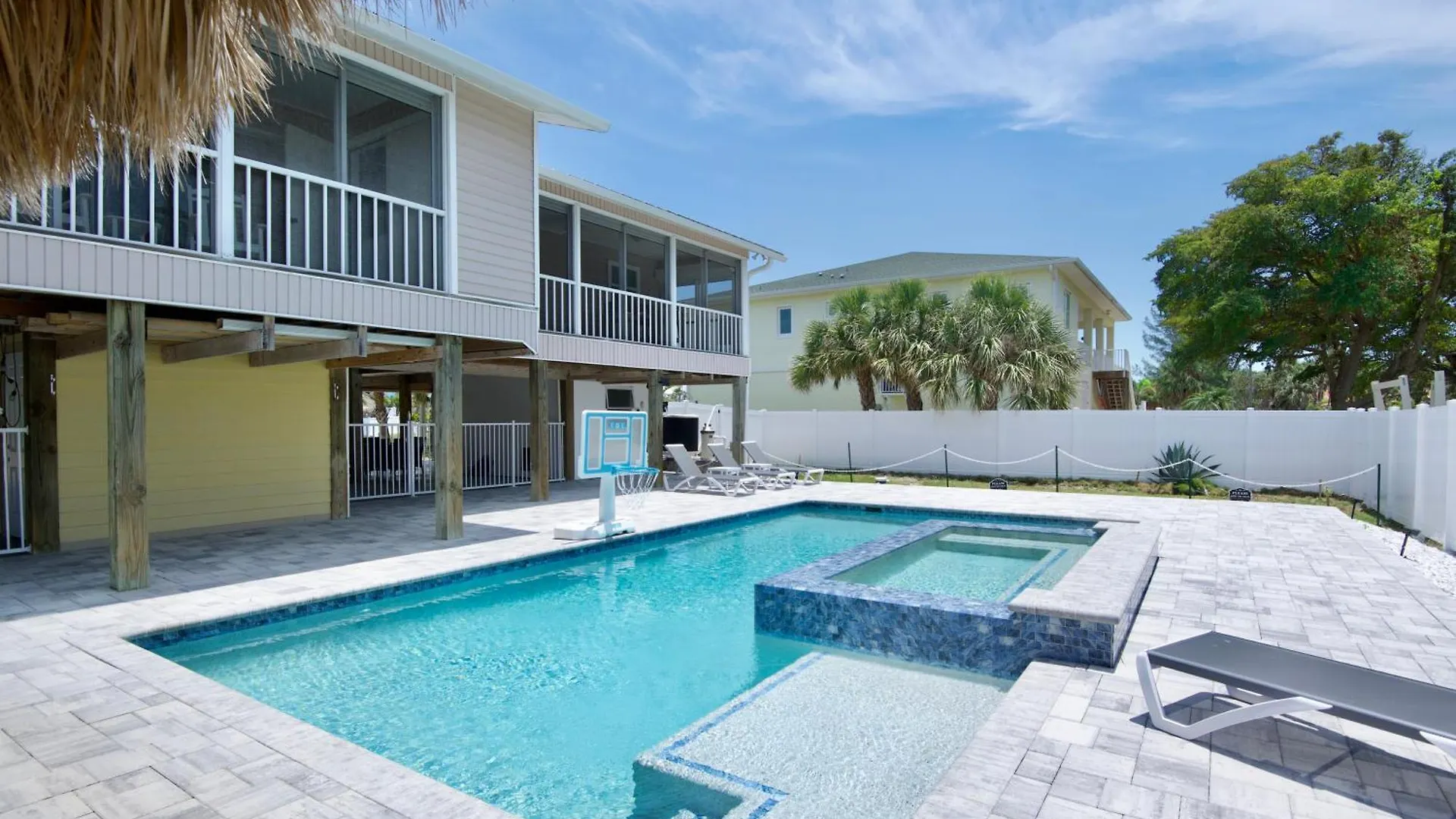 Semesterbostad Vallies & Montys Place By Sun Palace Vacations