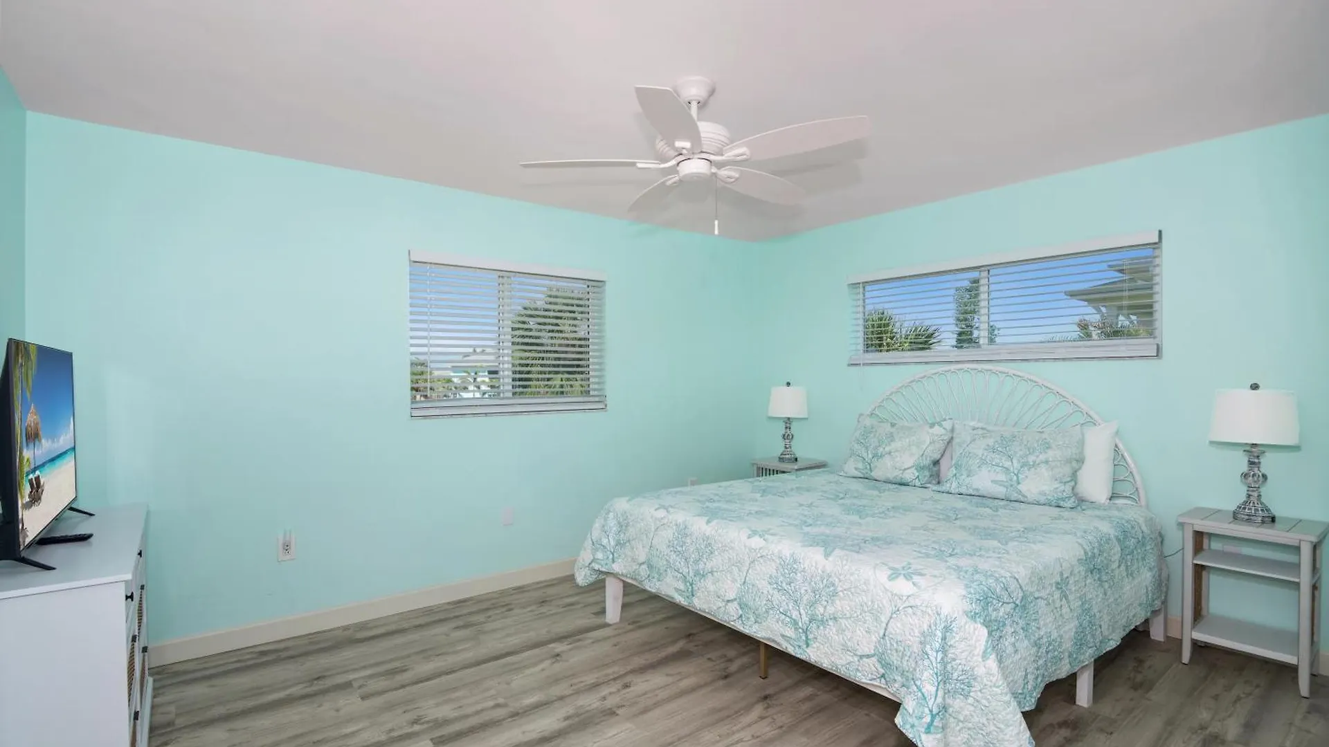 Vallies & Montys Place By Sun Palace Vacations Fort Myers Beach