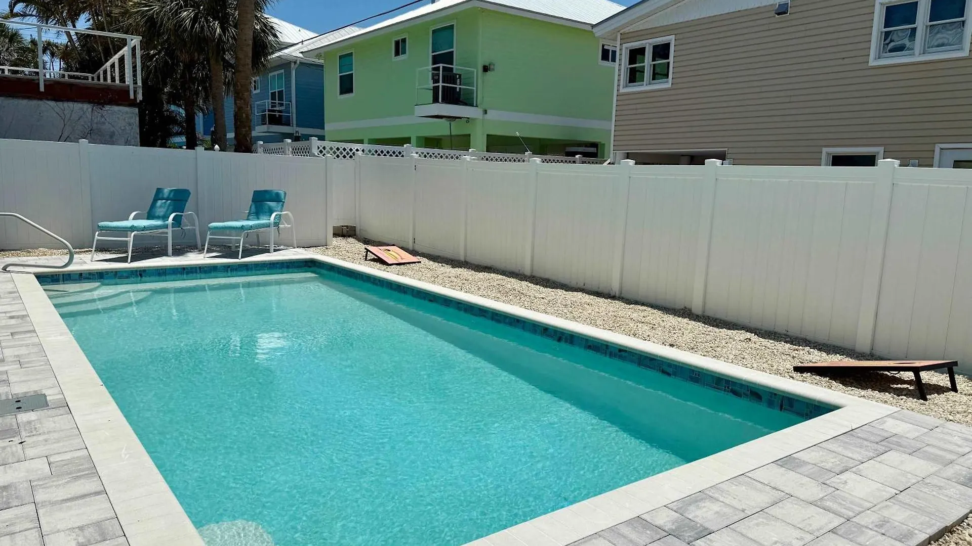 New Build - Pool - Walk To Holiday home *