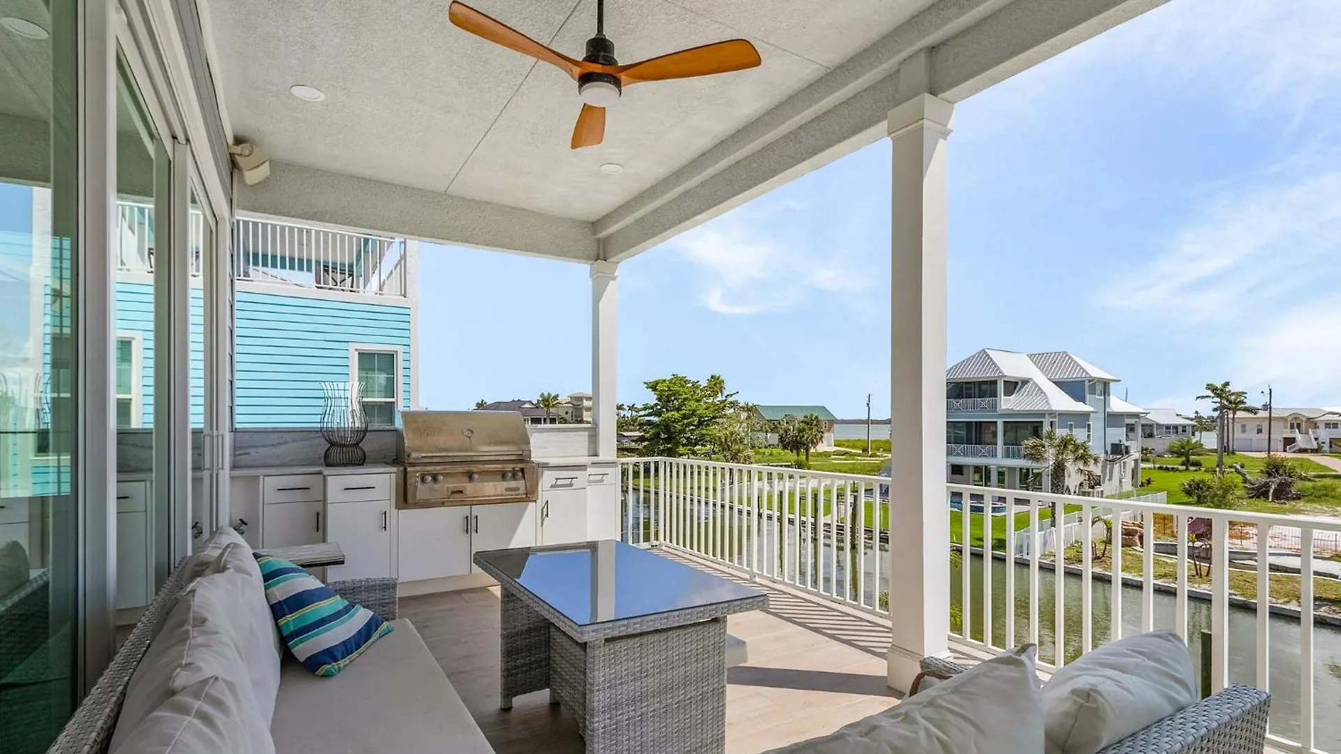 673 White Sands Retreat: Bay Views, Pool, Elevator