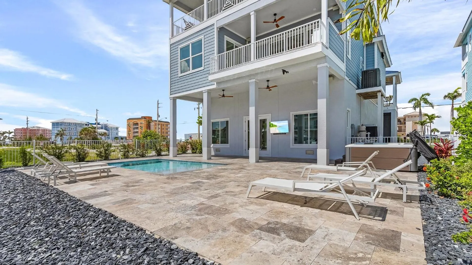 673 White Sands Retreat: Bay Views, Pool, Elevator בית נופש