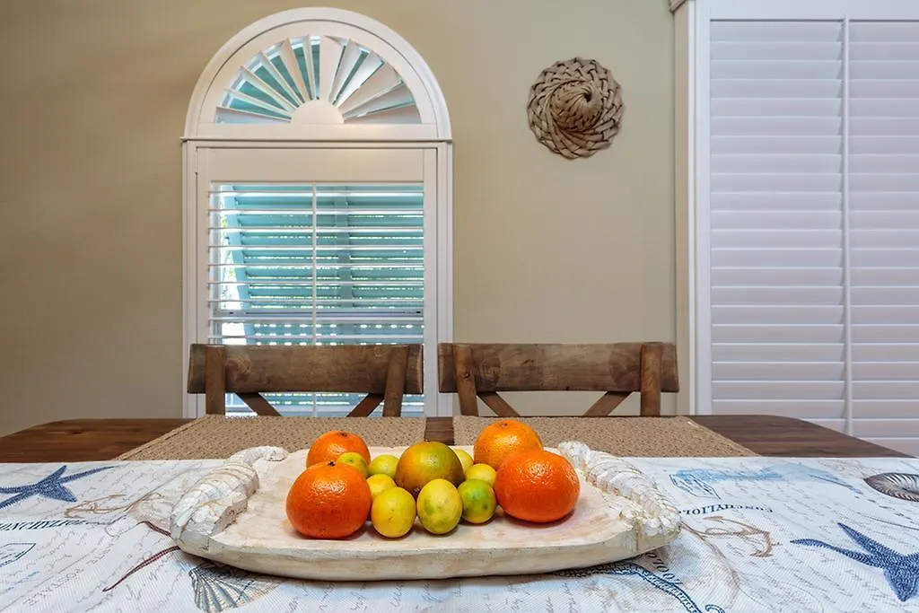 La Casa On Mango, Heated Pool - 5 Min Walk To The בית נופש
