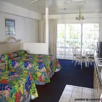 Lighthouse Resort: & 3* Fort Myers Beach