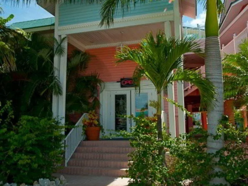 Lighthouse Resort: &