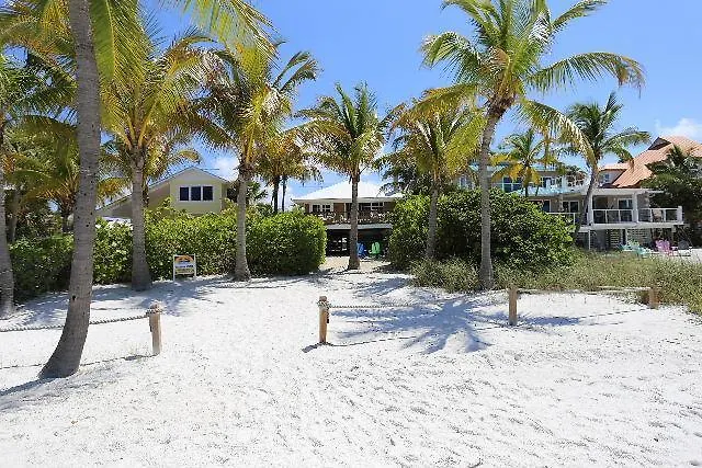 Appartement 3610 Estero Blvd. *