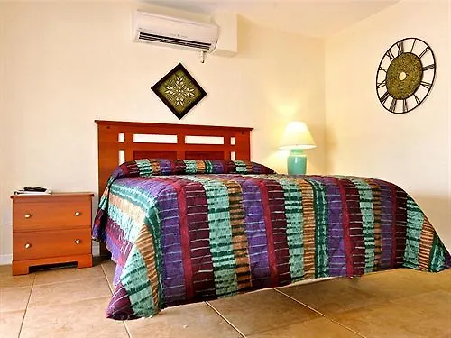 Latitude 26 Waterfront And Marina מוטל 3*
