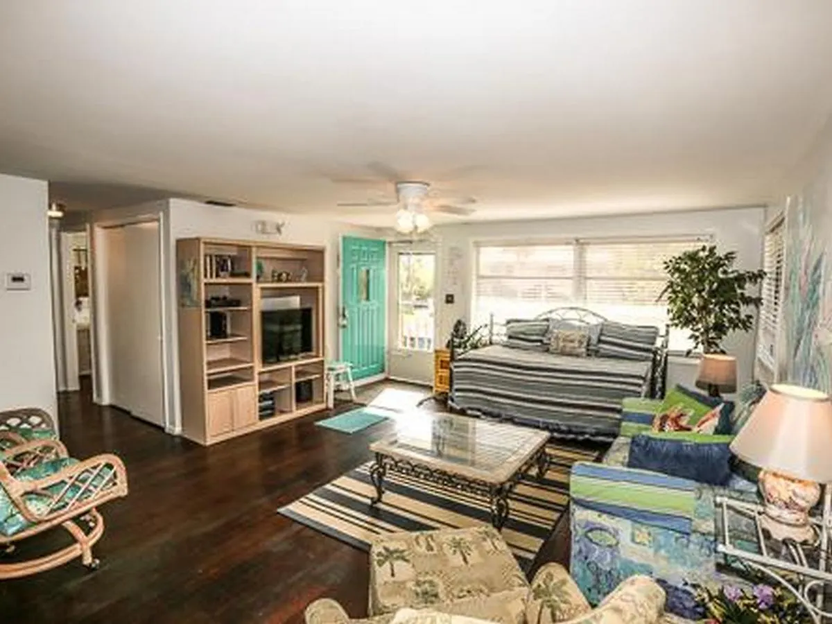 5481 Oak Ridge