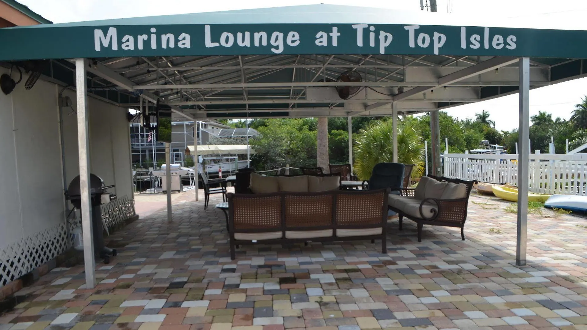 מוטל Latitude 26 Waterfront And Marina פורט מיירס ביץ'