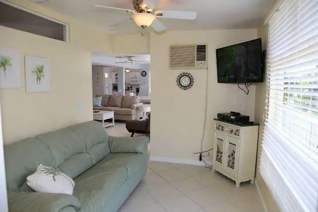 5570 Palmetto Street Vakantiehuis *