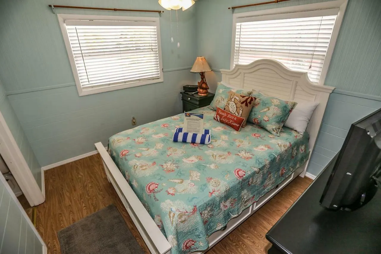 펜션 756 Estero Blvd. *