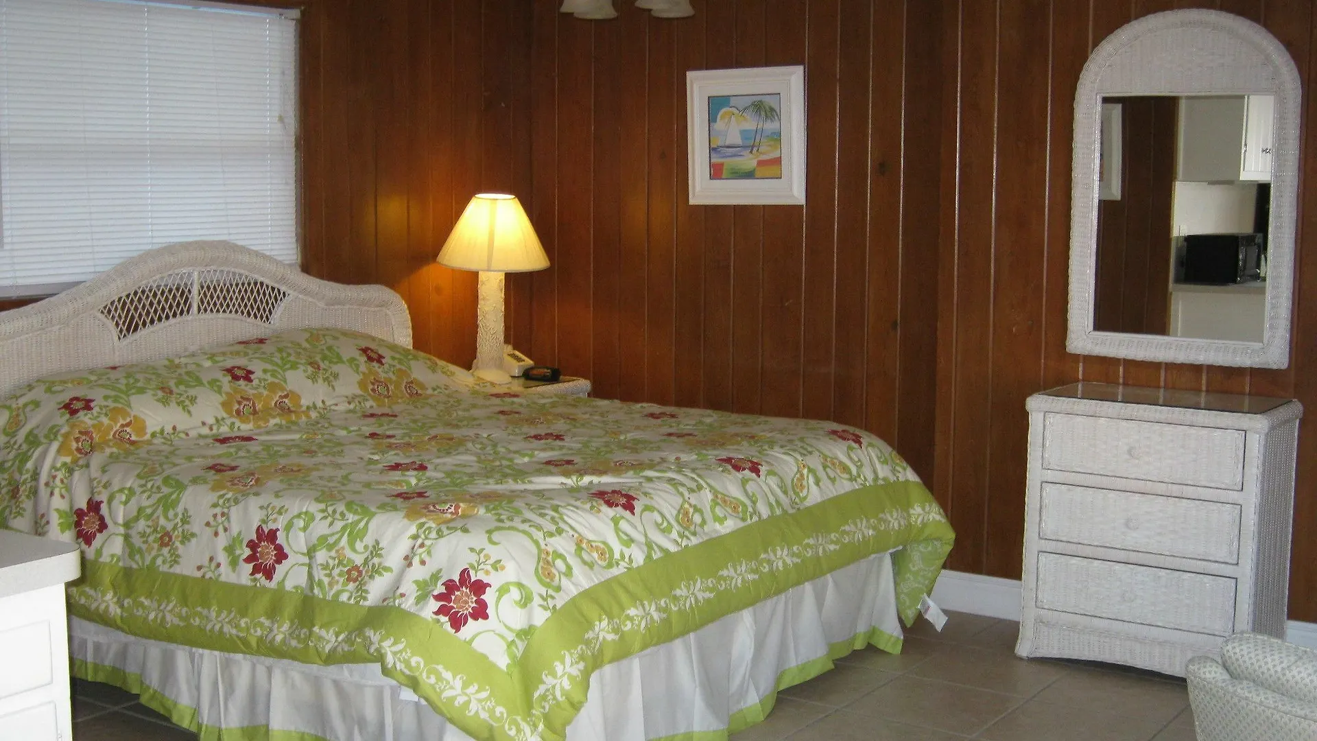 The Court And Motel 2*