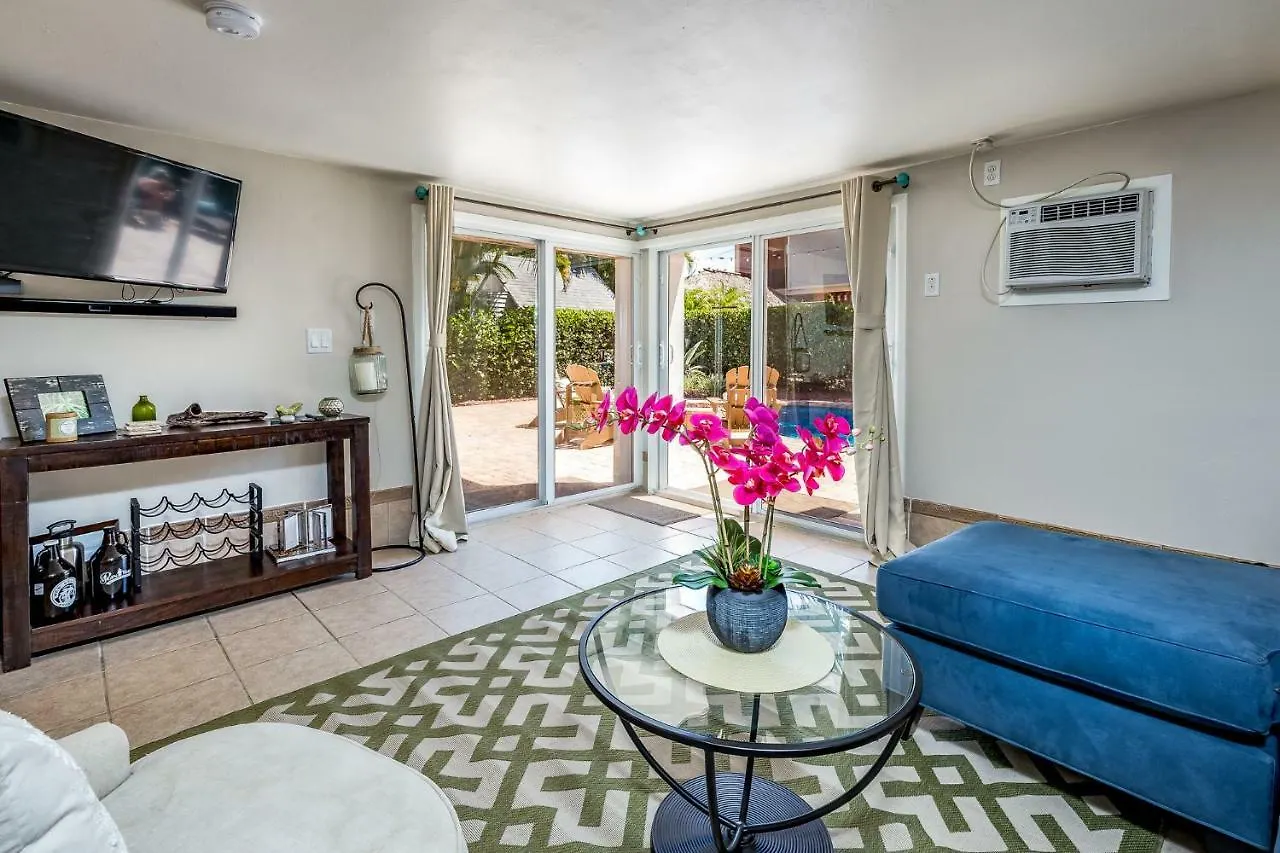 Miramar 124 Lower Unit, Studio, Pool, Wifi, Sleeps 2, Fire Pit Fort Myers Beach