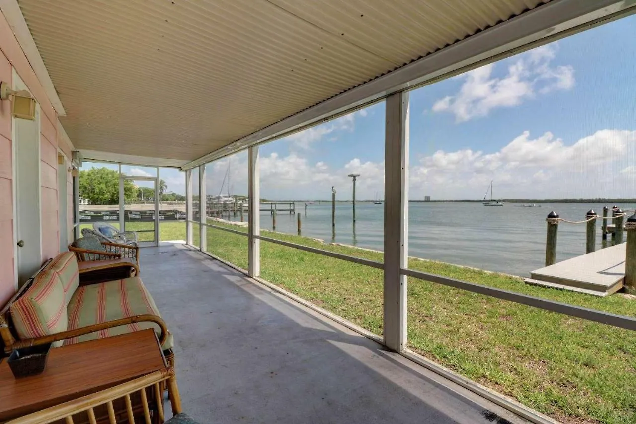 Estero Bay View Apatment 아파트
