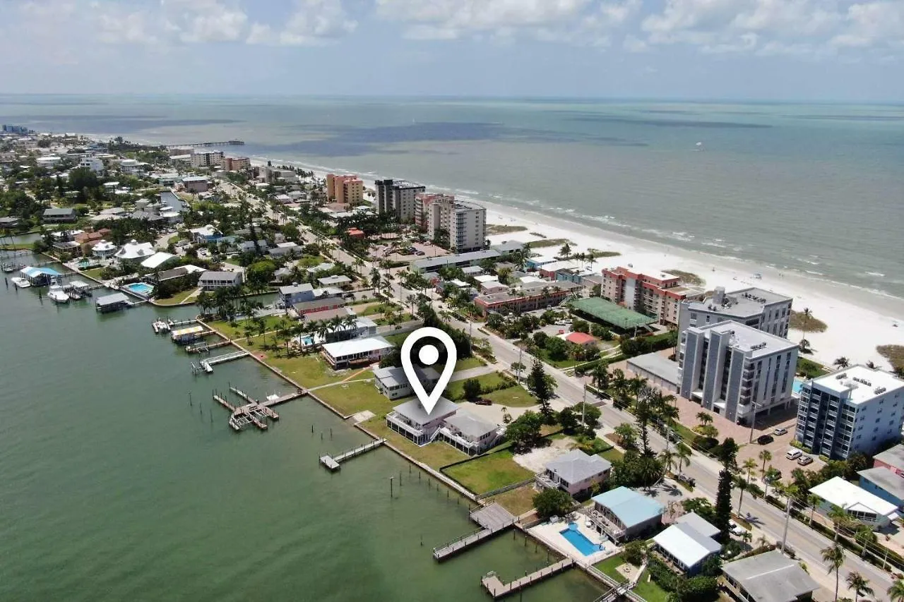 Estero Bay View Apatment *