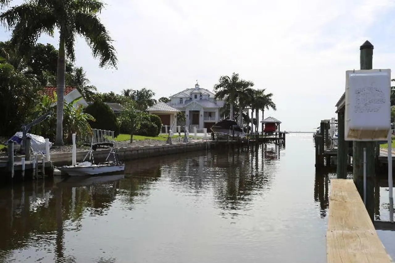 5535avpesc * Fort Myers Beach