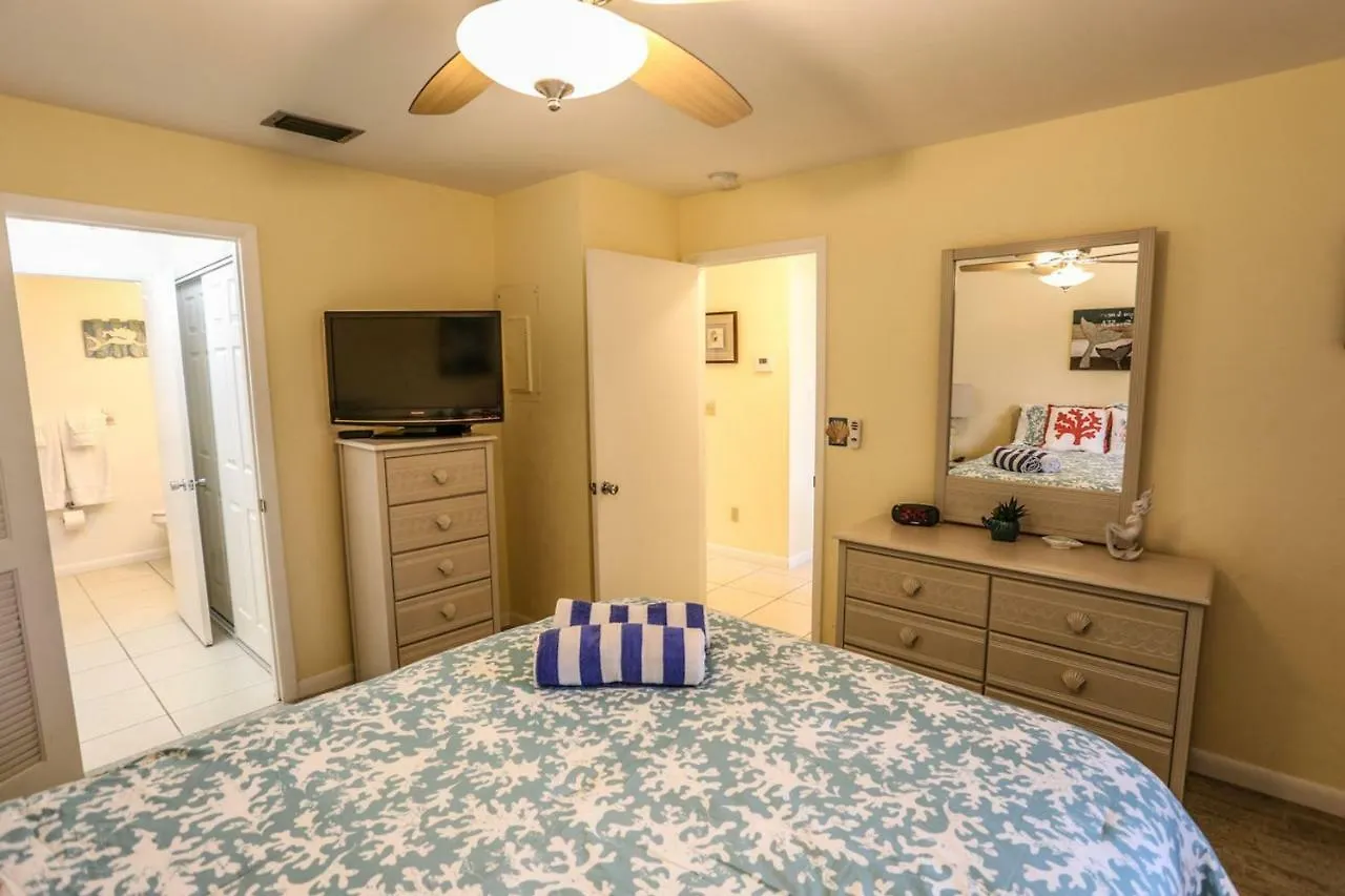 3561 Estero Blvd Manor *