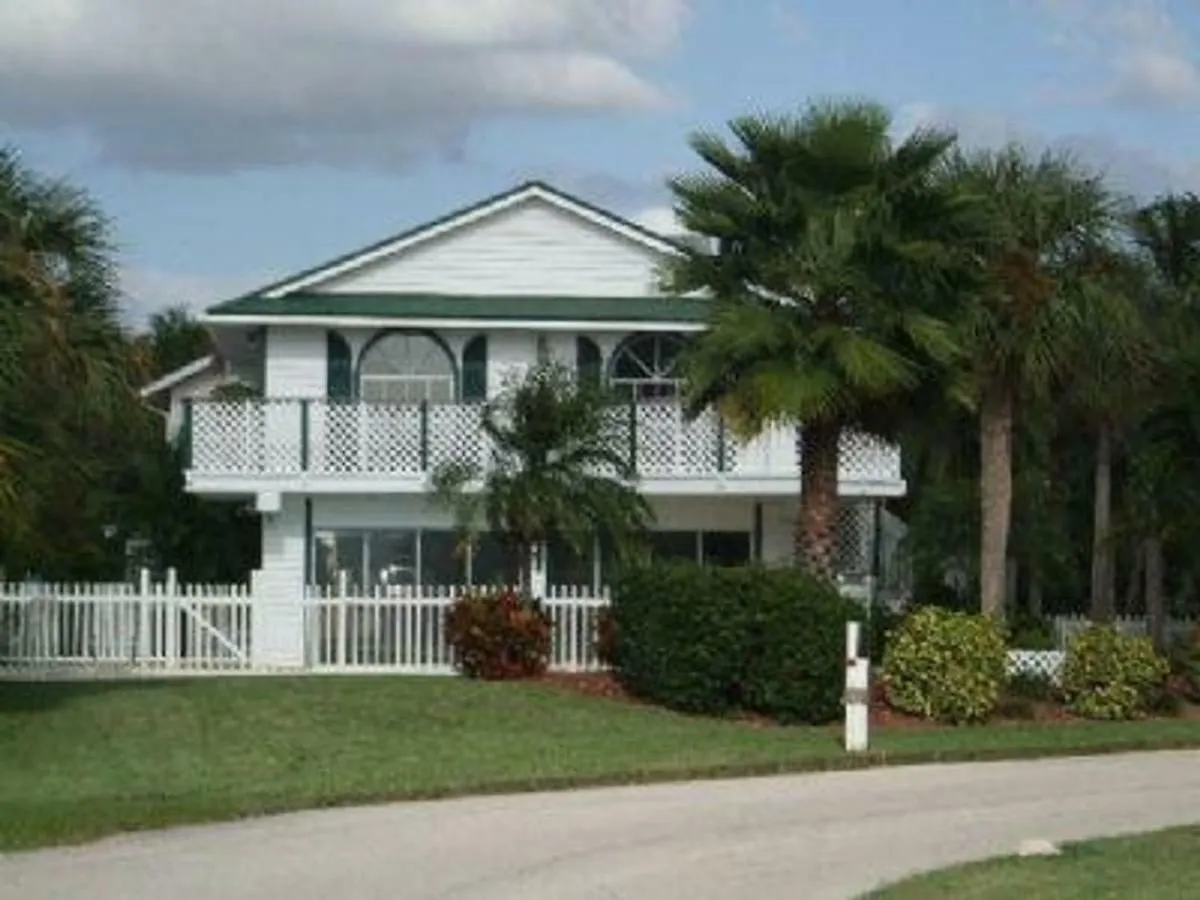 21088 St. Peters Dr. - M *