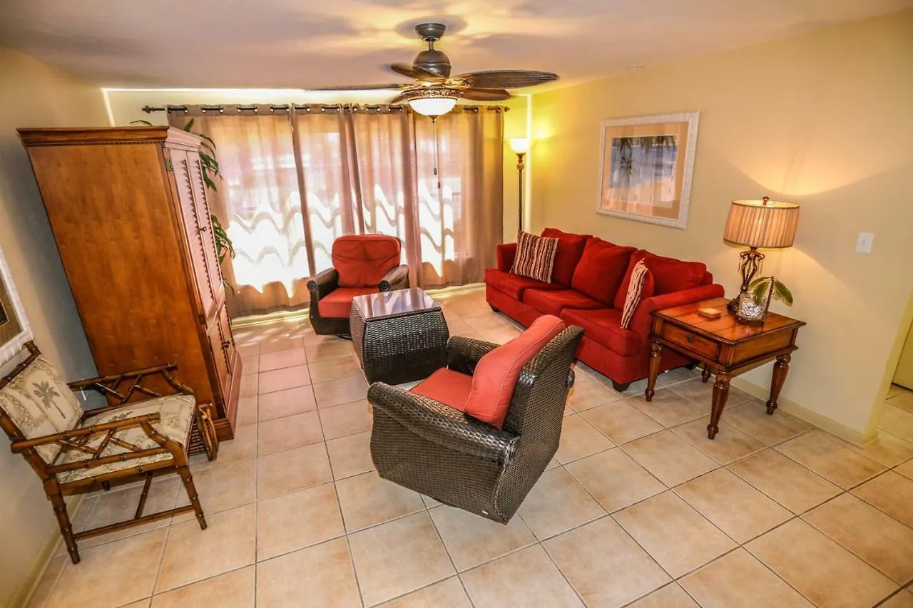 8297 Estero
