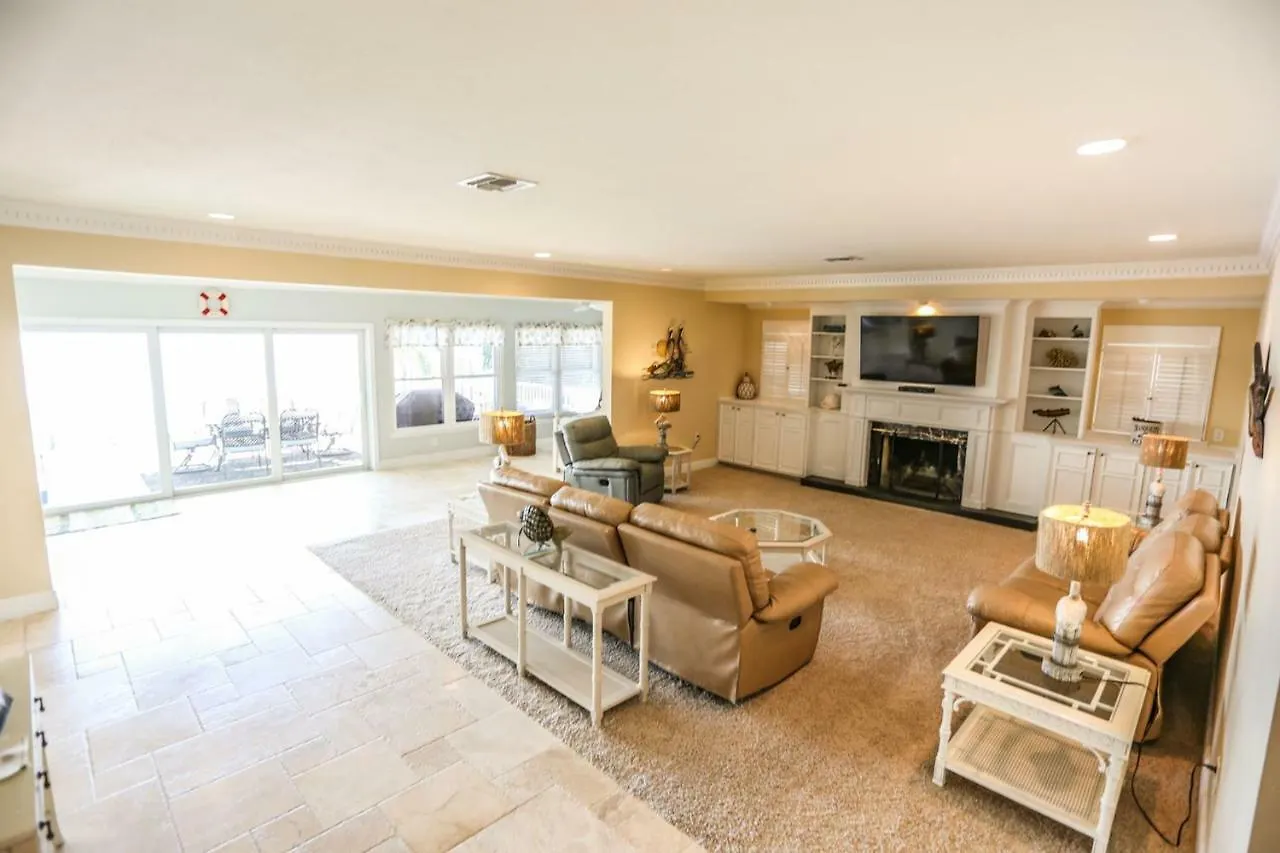 936 San Carlos