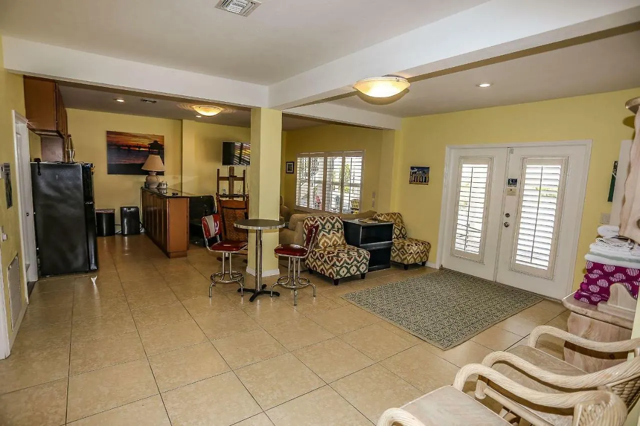 8170 Estero